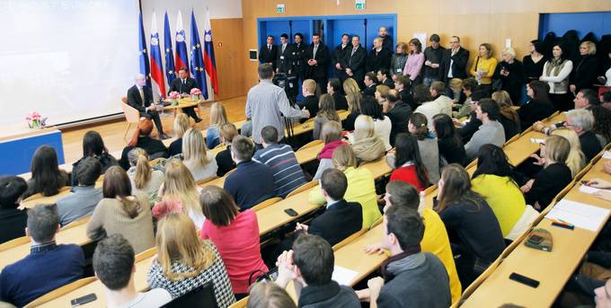 Predsednik Republike Slovenije Borut Pahor in predsednik Evropskega sveta Herman Van Rompuy z mladimi o prihodnosti Evrope